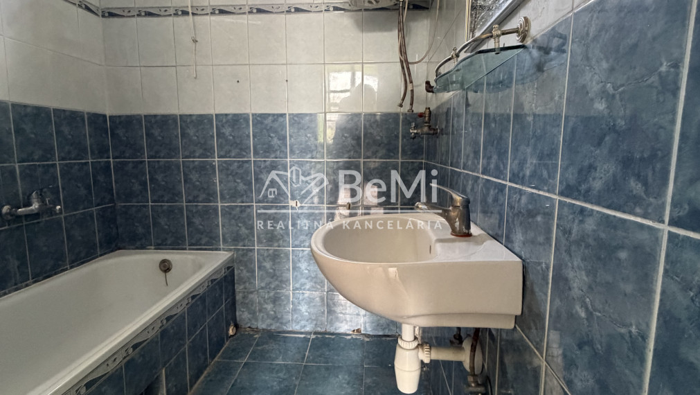 Rodinný dom udržiavaný  v obci Forró 49900,-Eur  PREDAJ