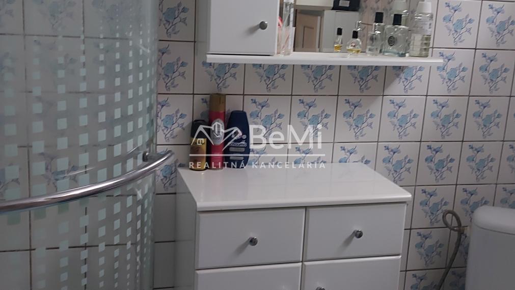 Predaj 5 izbový  dom Malé Chyndice, Nitra(231-12-JUFa)