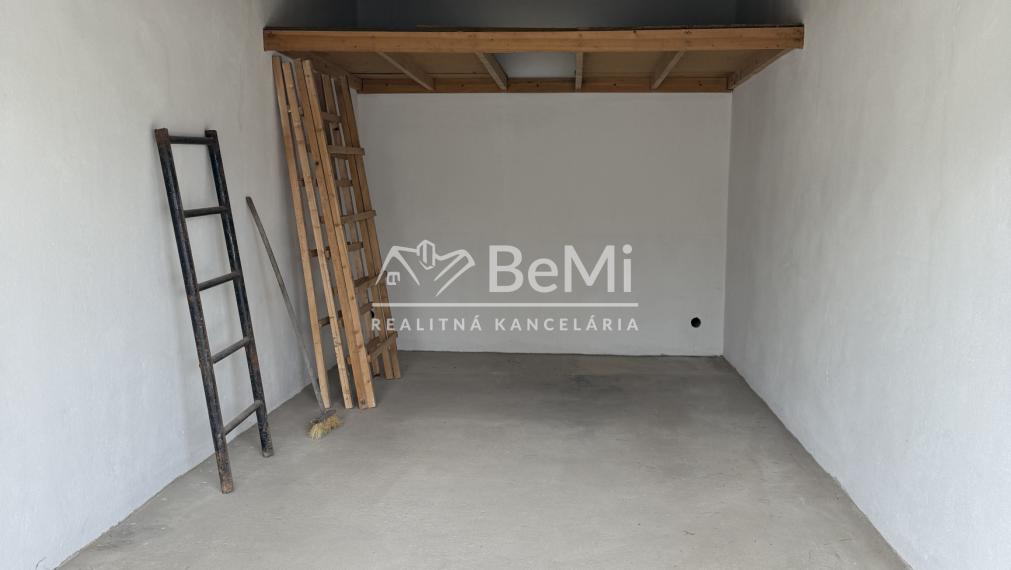 Garáž na predaj. Tačevská ulica