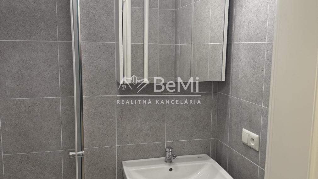 Prenájom 2 izbového bytu na Štefánikovej ulici