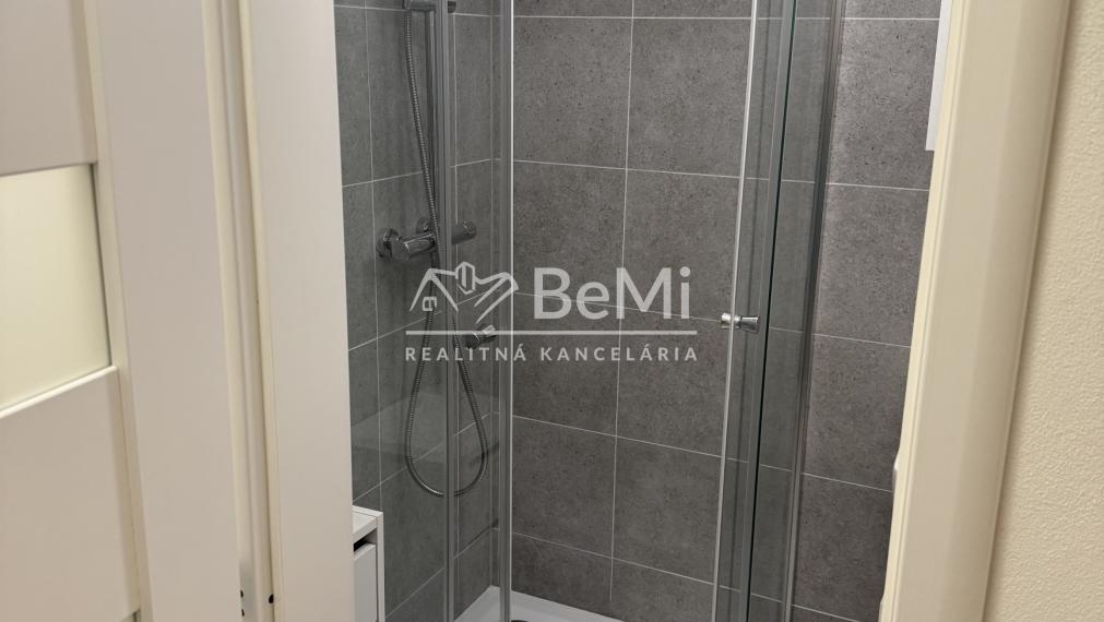 Prenájom 2 izbového bytu na Štefánikovej ulici