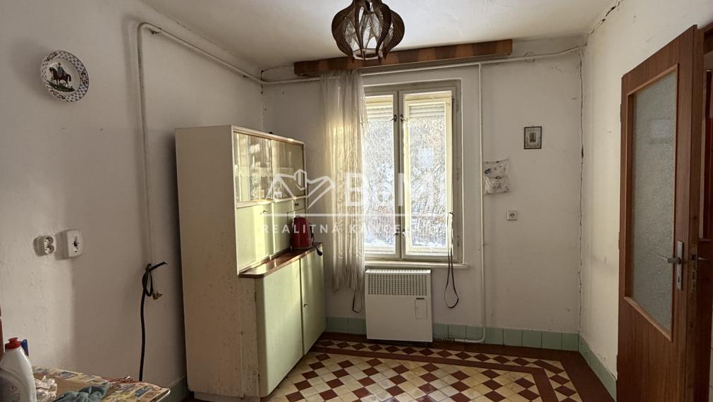 Rodinný dom v Ľubotíne s veľkým pozemkom na predaj