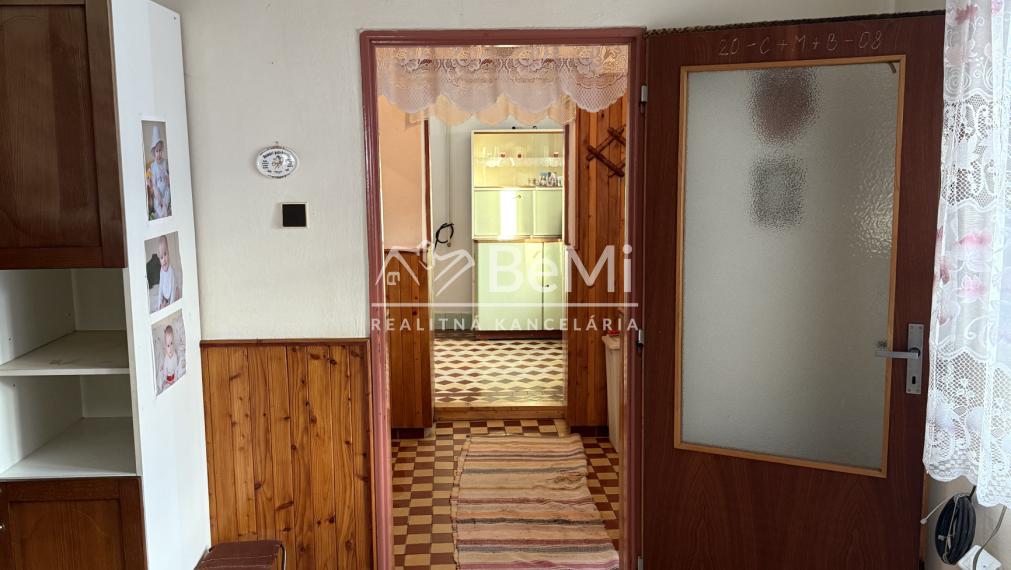 Rodinný dom v Ľubotíne s veľkým pozemkom na predaj