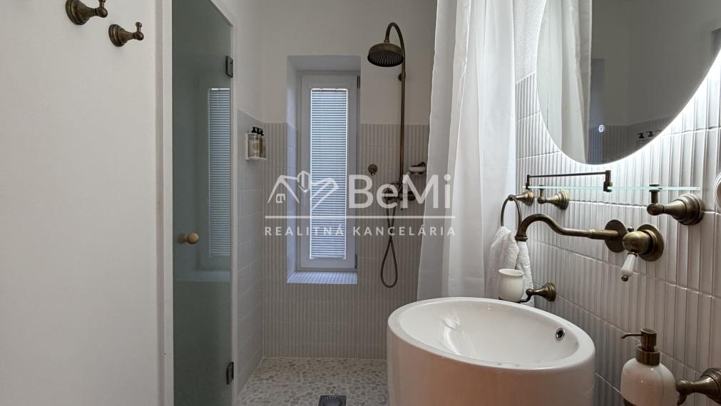 Luxusne zrekonštruovaný dom  Vlachovo - EXKLUZÍVNE NA PREDAJ