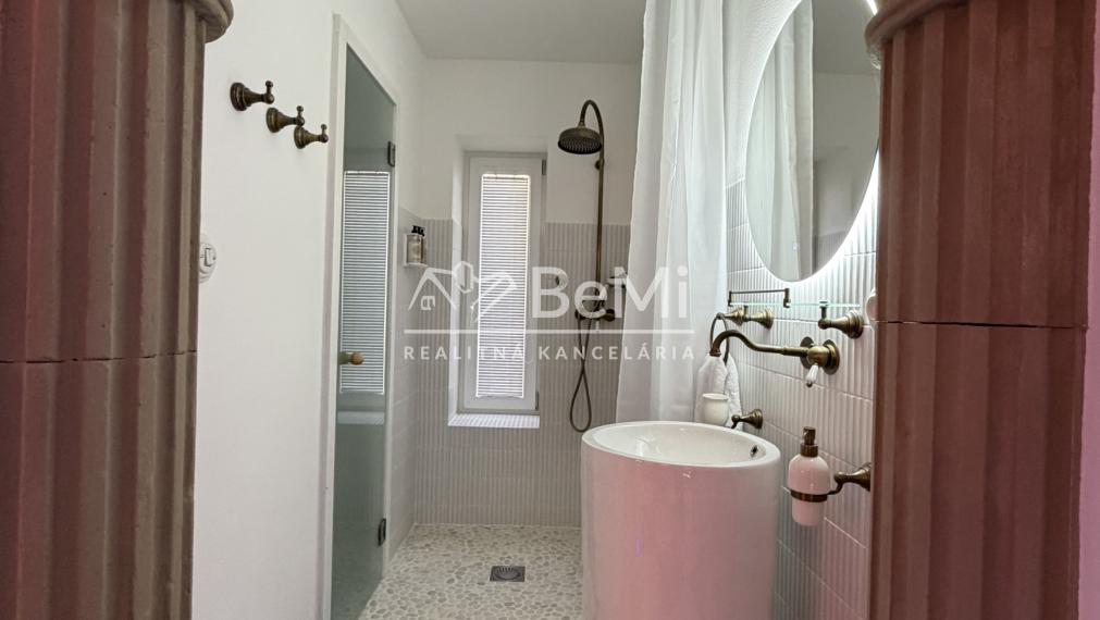 Luxusne zrekonštruovaný dom  Vlachovo - EXKLUZÍVNE NA PREDAJ