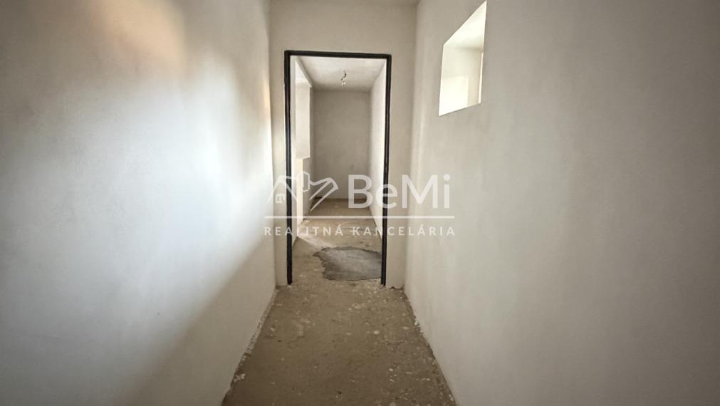 Rodinný dom v obci Kunová Teplica -NA PREDAJ