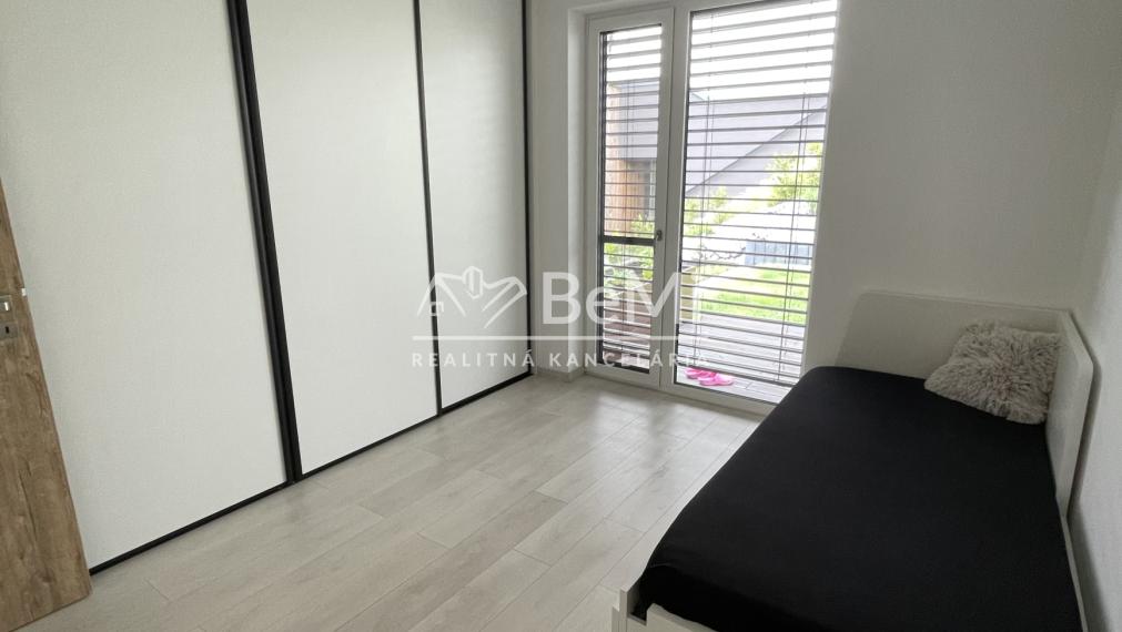 Prvotriedne bývanie - 3-izbový apartmán  (001-113-JFE)