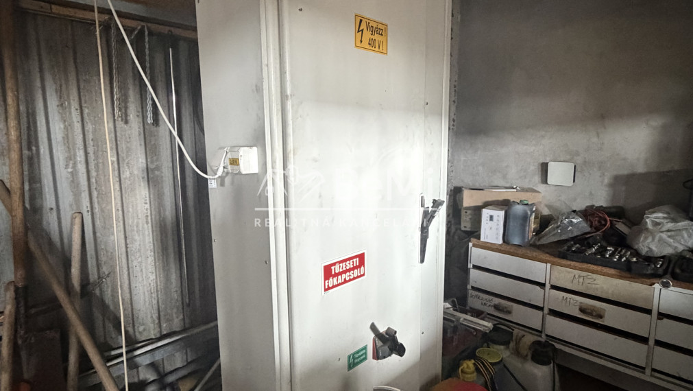 Poľnohospodársky sklad,chladiarenská budova v Gőnc-NA PREDAJ