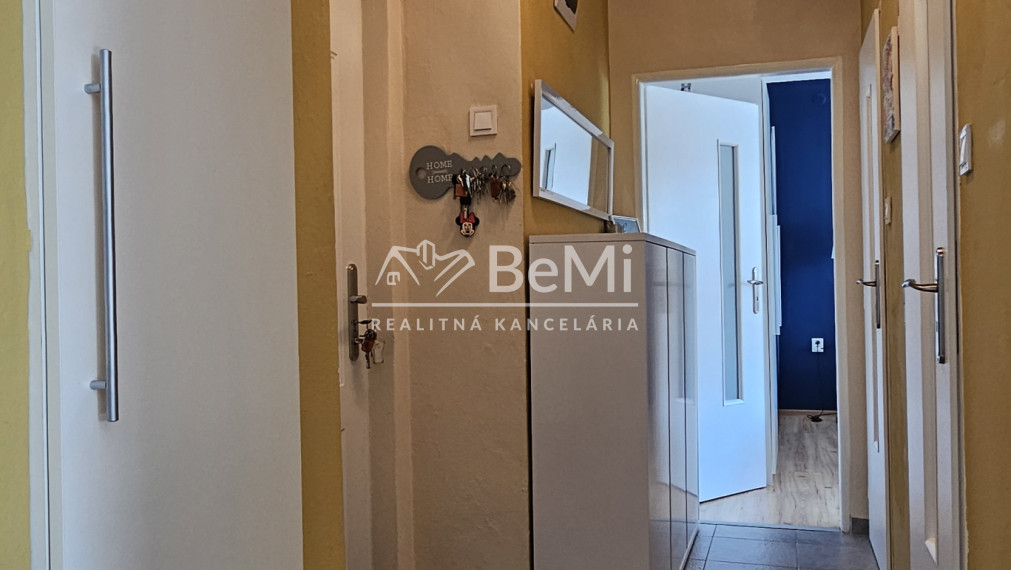 KRÁSNY 2-IZBOVÝ BYT S TERASKOU - NA PREDAJ