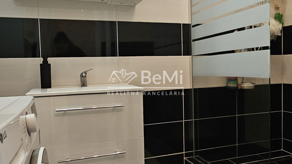 KRÁSNY 2-IZBOVÝ BYT S TERASKOU - NA PREDAJ