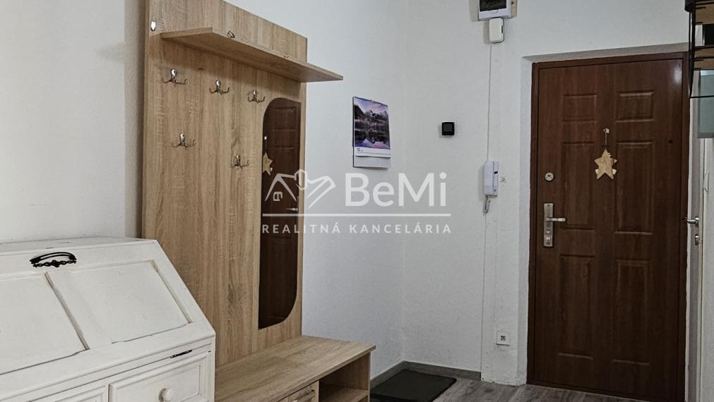 2-IZBOVÝ BYT S BALKÓNOM NA UL.BODONA V RIMAVSKEJ SOBOTE