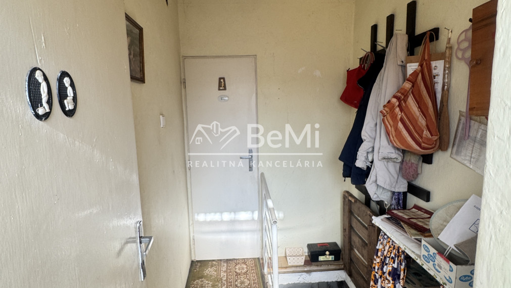 7-izbový rodinný dom, veľká záhrada, garáž, investičná príležitosť - Vinodol