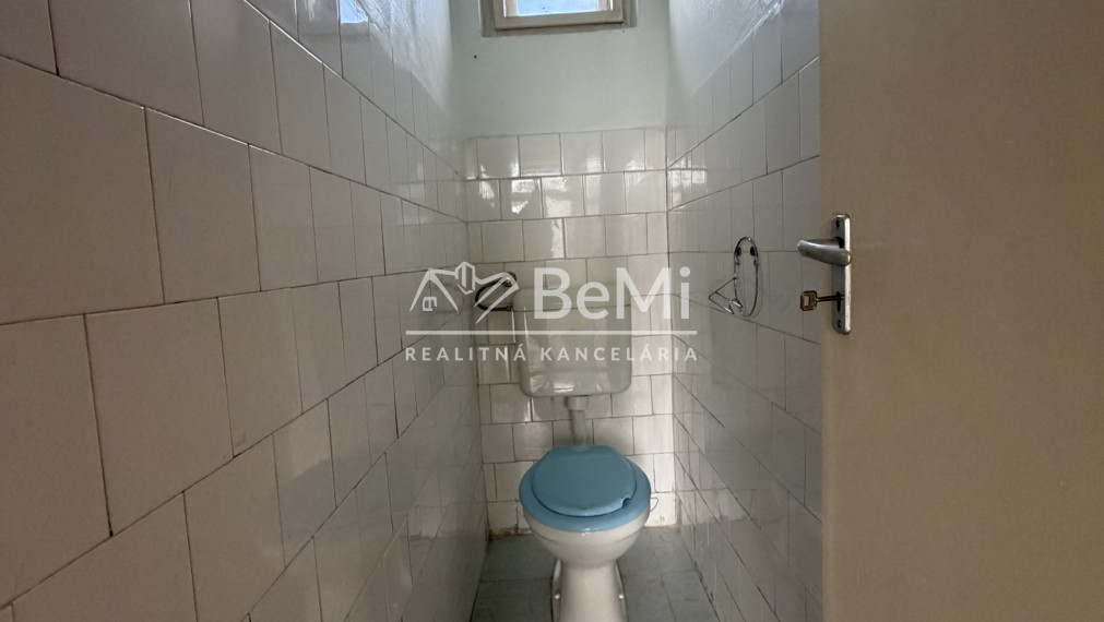 Rodinný dom udržiavaný  v obci Forró 49900,-Eur  PREDAJ