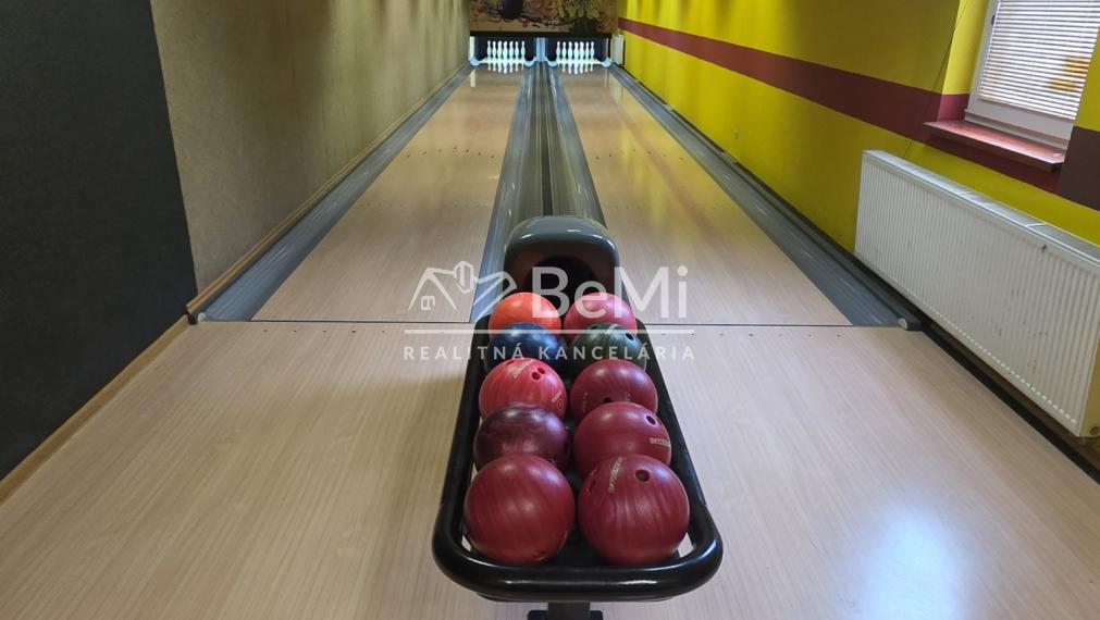 EXKLUZÍVNY Zabehnutý  polyfunkčný objekt s bowlingom