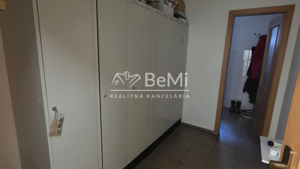 Znížená Cena Priemyselný areál pri Novom Meste nad Váhom