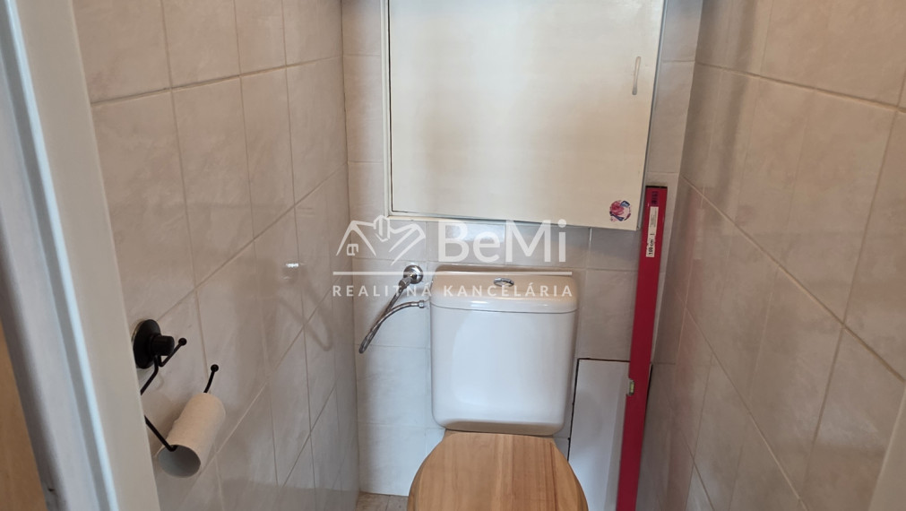 Slnečný 2,5 -izbový byt 66 m² v Pobedime  balkón, klimatizácia
