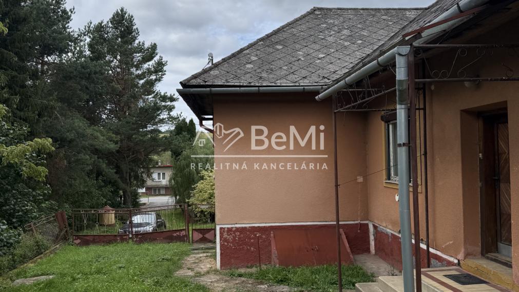Rodinný dom v Ľubotíne s veľkým pozemkom na predaj