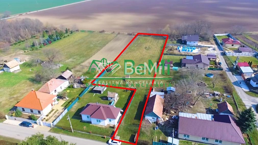 Exkluzívne predáme pekný veľký stavebný pozemok 3719 m2, Veľká Dolina.