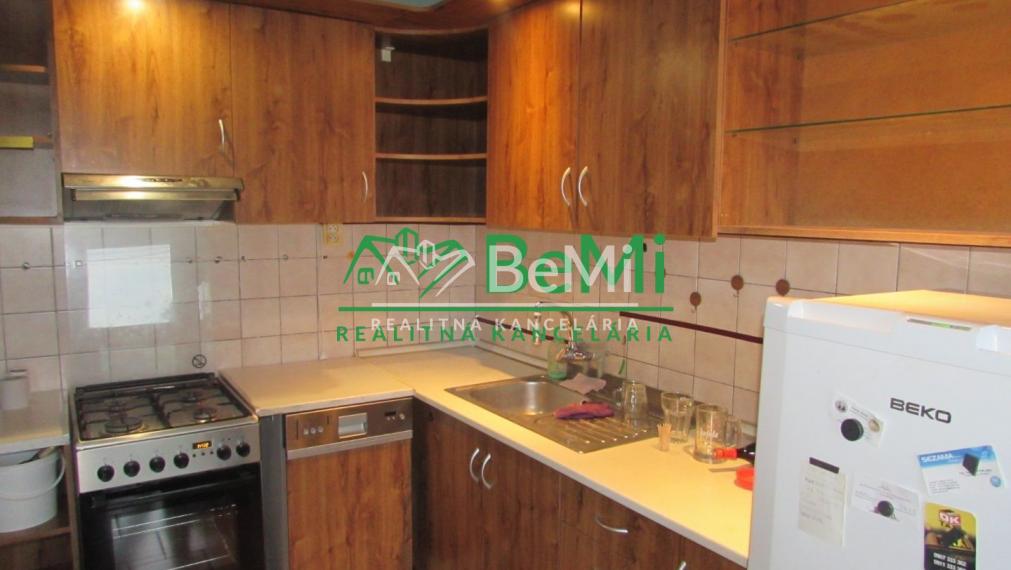 REZERVOVANÉ -  Predáme veľký 3 izbový byt - Zlaté Moravce (978-113-AFI)