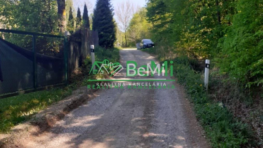 Rekreačný dom pred dokončením na pozemku 889m2.