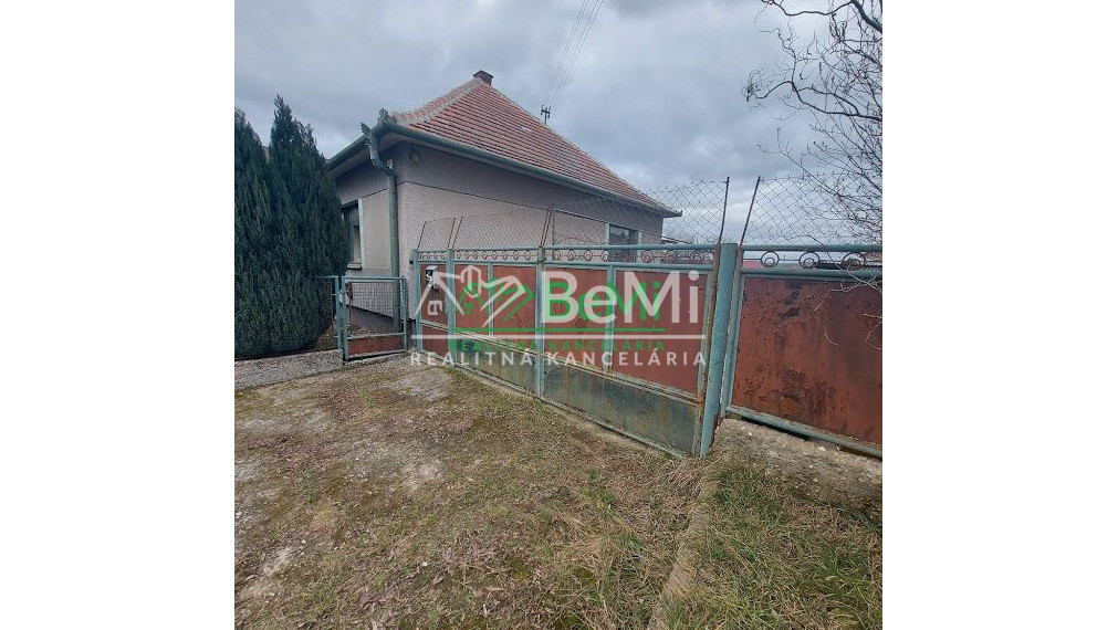 REZERVOVANÉ Predaj rodinný dom - Čab ( 001-12-ERFa)