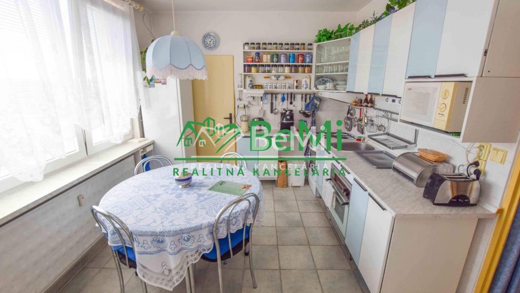 REZERVOVANÉ - Na predaj 4-izbový byt s balkónom, Chrenová, Nitra (512-114-DZ3)