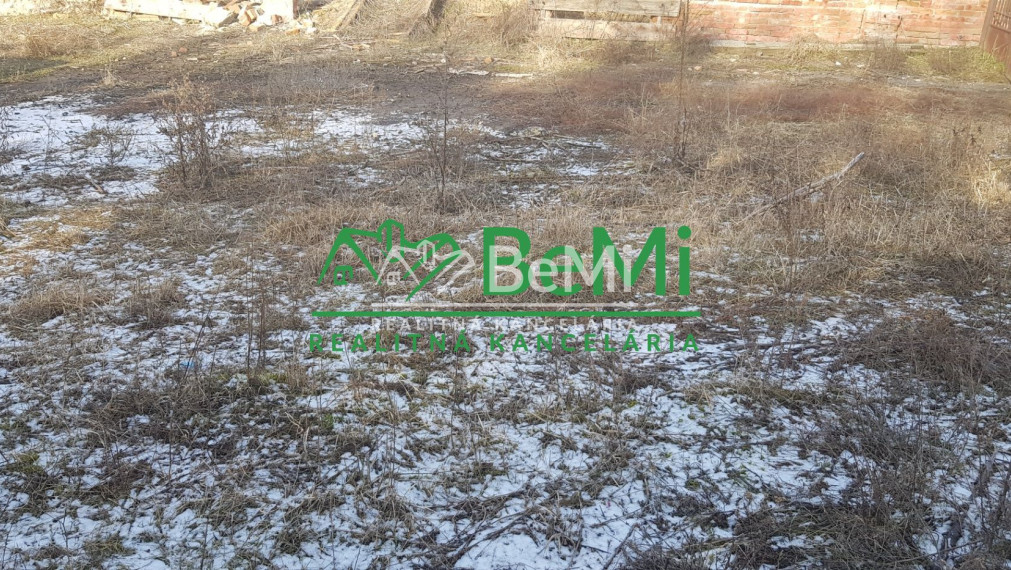 Predaj, stavebný pozemok - Horné Túrovce  (004-14-PEKR)