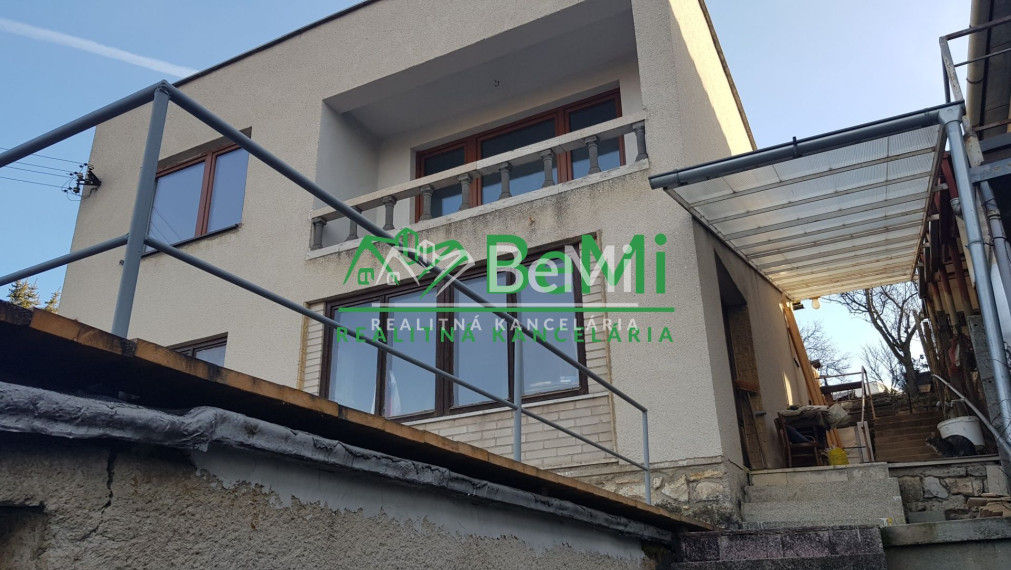 Predaj,  chata s veľkým pozemkom -  Levice (012-13-PEKR)