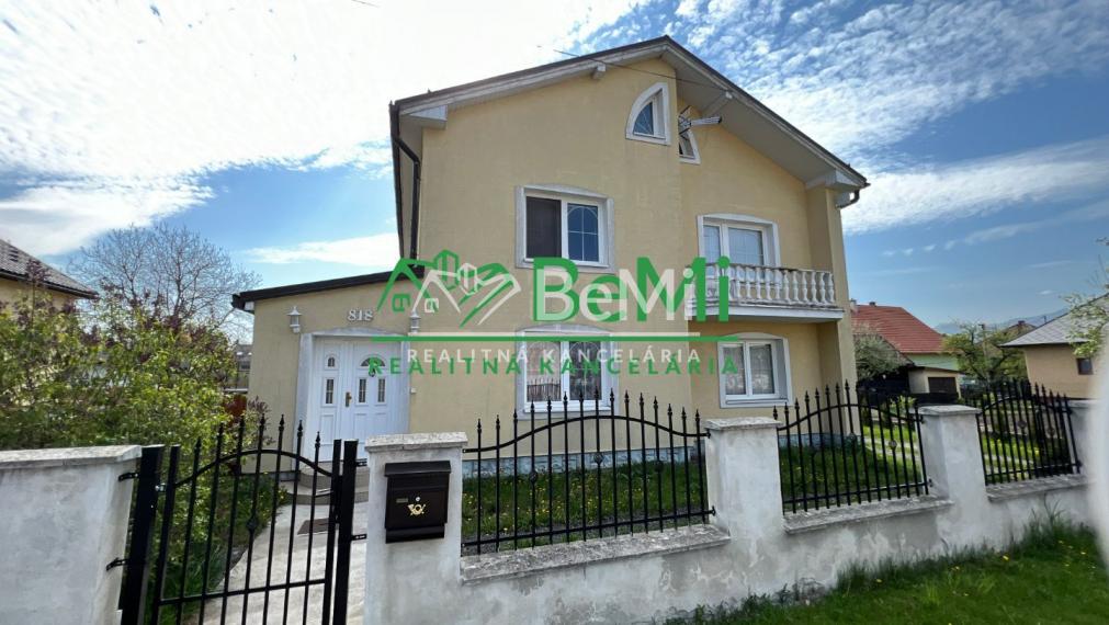 REZERVOVANÉ !!!!!!Dom v tichej časti Liptovského Mikuláša ID. 088-12-BIDZ3a