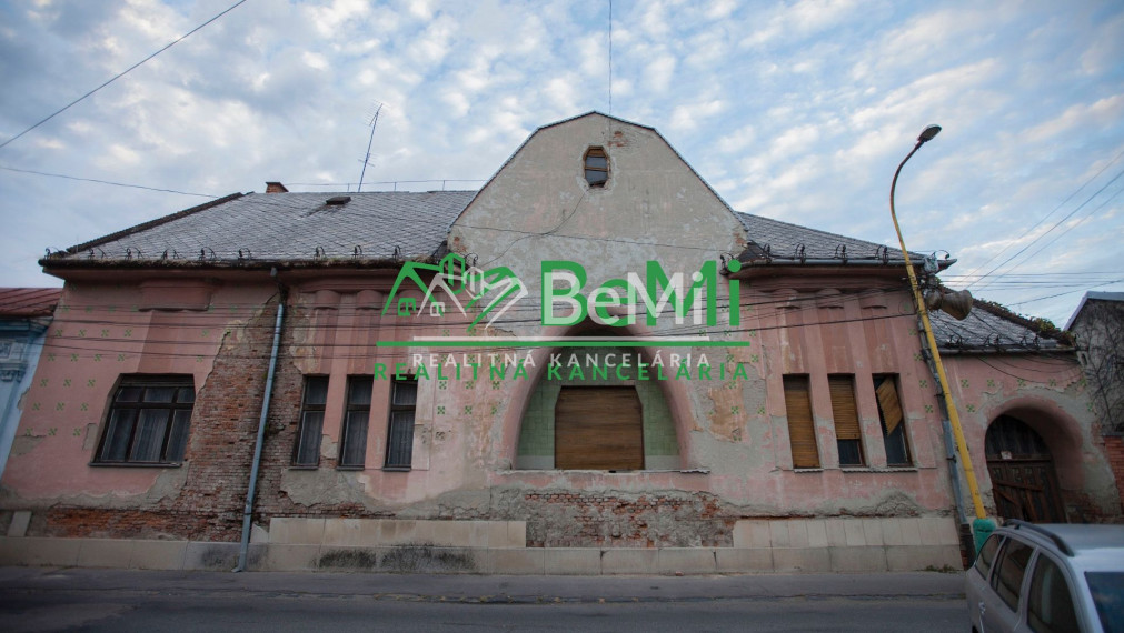 SECESNÁ VILA V LUČENCI - NA PREDAJ