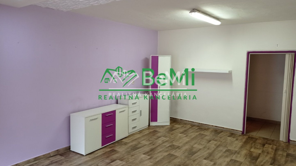 Prenájom podnikateľského priestoru - Levice (054-25-DUJU)