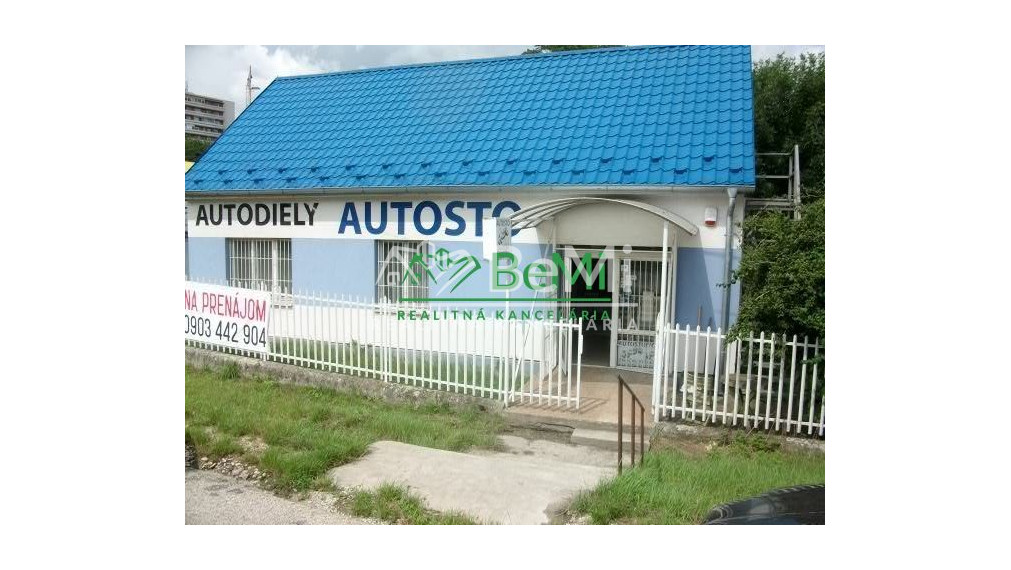 Rodinný dom pre firmu a podnikanie s veľkým pozemkom vo výbornej lokalite -  Nitra (1095-12-RP)