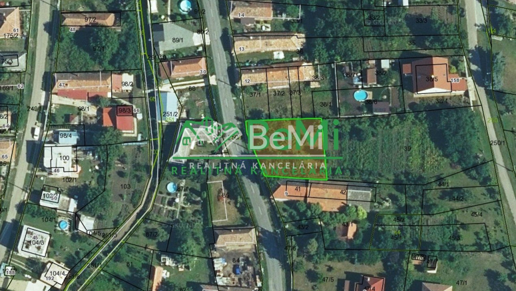 Predaj, stavebný pozemok -  Horný Pial (133-14-NAS)