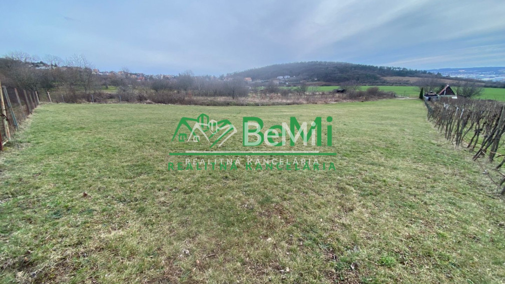 Investičný pozemok Nitra - pod ZOBOROM ID 458-14-MIGa