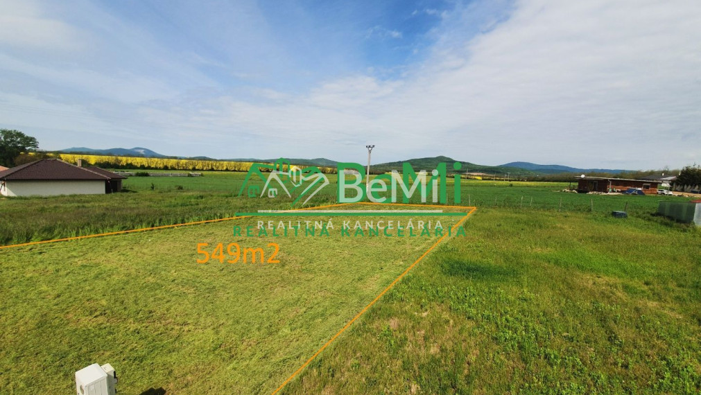 Sľažany - pozemok so stavebným povolením (549m2)  ID 008 -14 - SASOa