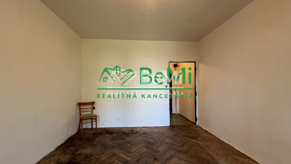 Predaj Garsonka -  Levice ( 096-115-MIJK)