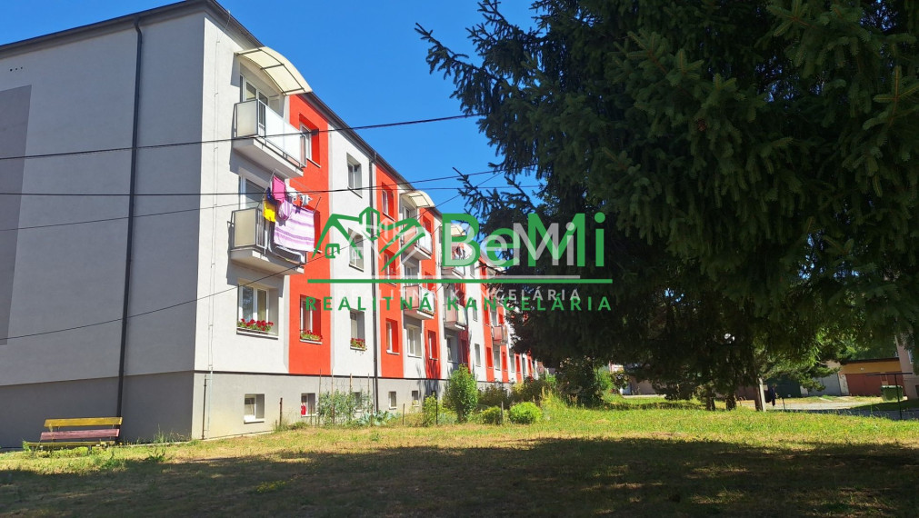 Pekný  2-izbový byt v Slavošovciach  - NA PREDAJ