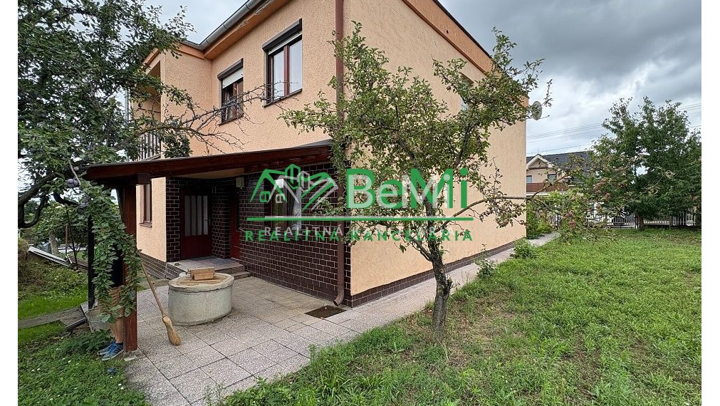 Predaj rodinného domu Urmince 109-12-ROCH