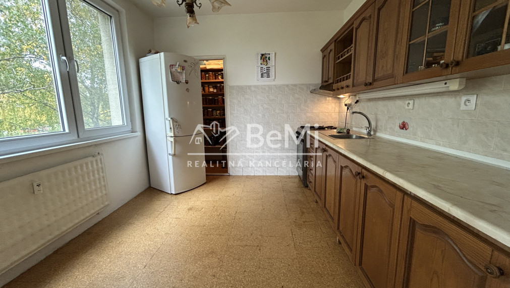 Predaj  3 izbový byt  4 izbový byt - LEVICE (104-113-MIJKa)