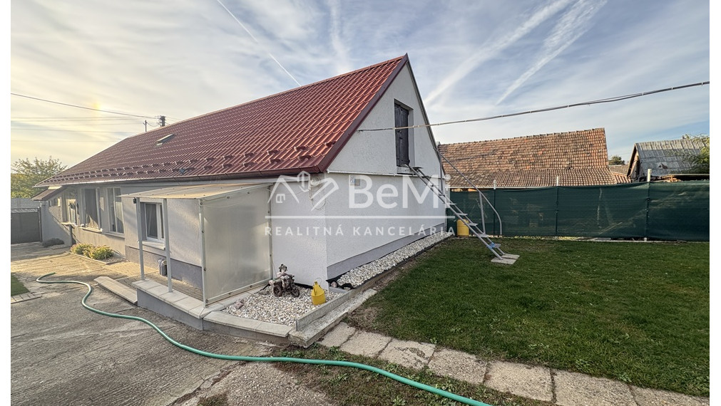 Predaj rodinného domu Šalgočka 112-12-ROCHE