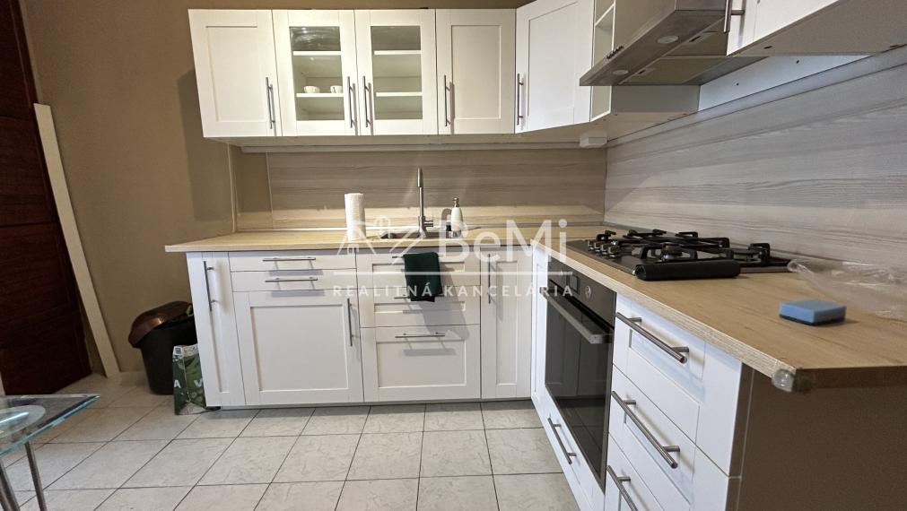 Predaj  3 izbový byt   - LEVICE (107-113-MIJK)