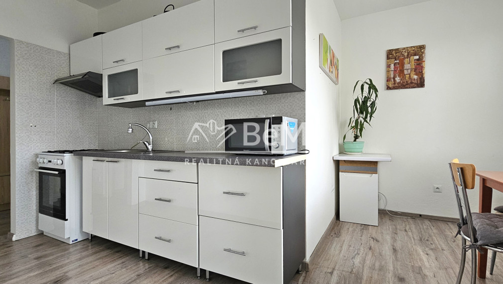 2-IZBOVÝ BYT S BALKÓNOM NA UL.BODONA V RIMAVSKEJ SOBOTE