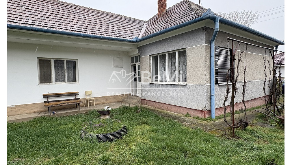 Predaj rodinného domu s garážou Lužany 113-12-ROCHE
