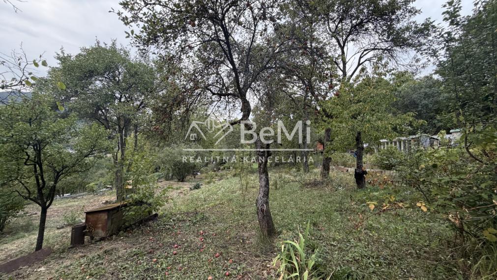 Záhrada vo výmere 472 m2 v Rožňave za 11900,-Eur