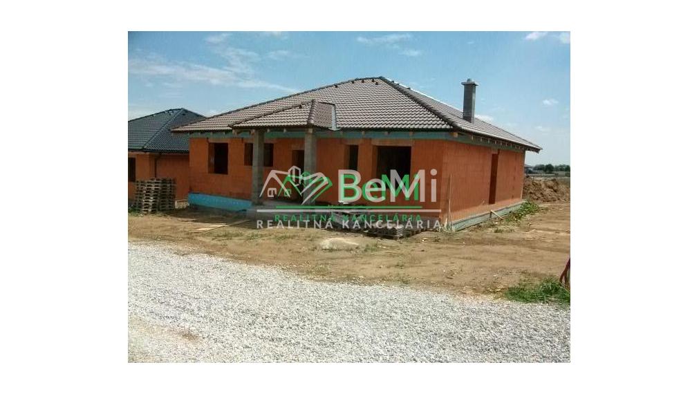 POSLEDÝ rodinný dom. NOVOSTAVBA rodinný dom Malý Lapáš (1038-12-RP)