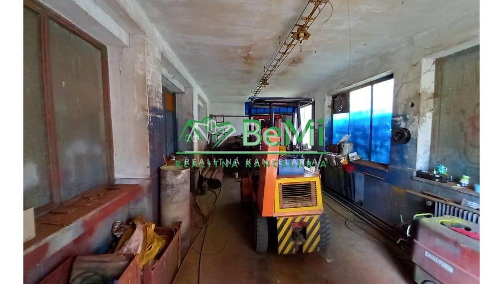 Predaj,  prevádzkový areál - Šahy (008-18-ERGA)