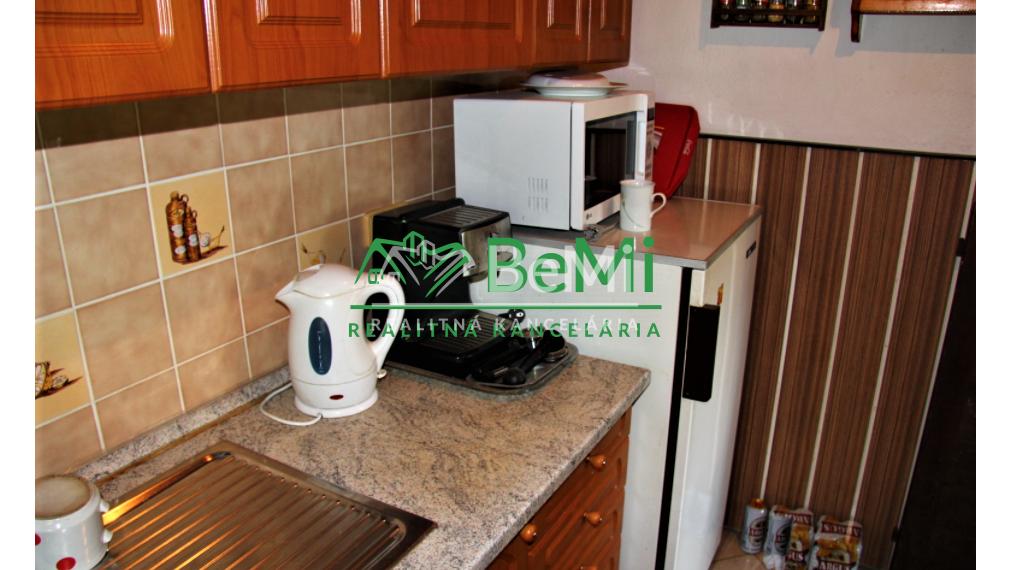 Chata na úplnej samote v lese s vlastnou prístupovou cestou  039-13-MACHO