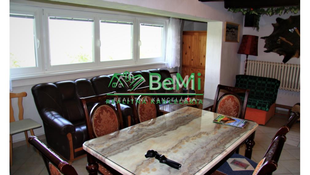 Chata na úplnej samote v lese s vlastnou prístupovou cestou  039-13-MACHO