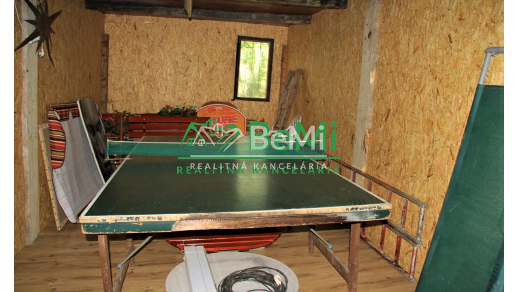 Chata na úplnej samote v lese s vlastnou prístupovou cestou  039-13-MACHO