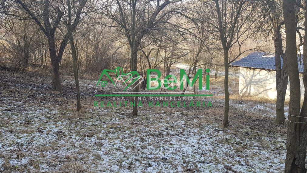 Predaj, stavebný pozemok - Horné Túrovce  (004-14-PEKR)